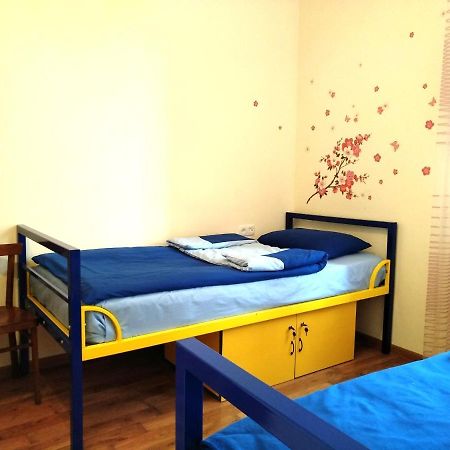 Shat Lav Hostel เยเรวาน ภายนอก รูปภาพ