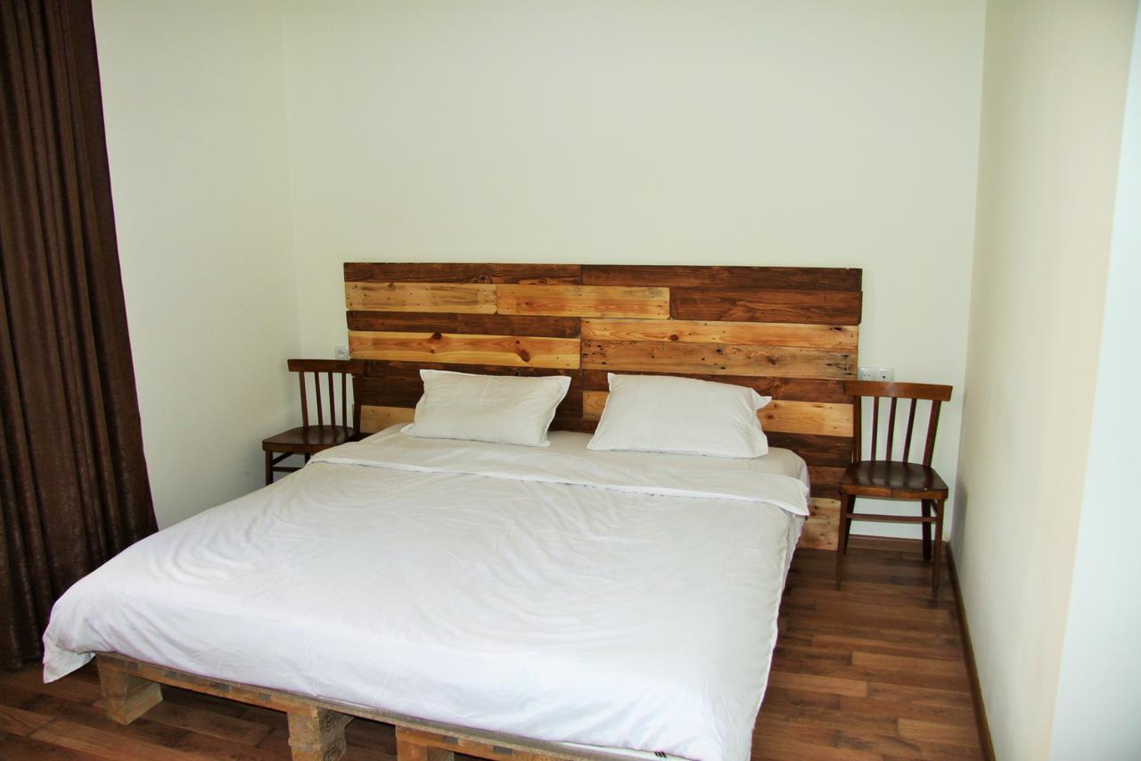 Shat Lav Hostel เยเรวาน ภายนอก รูปภาพ