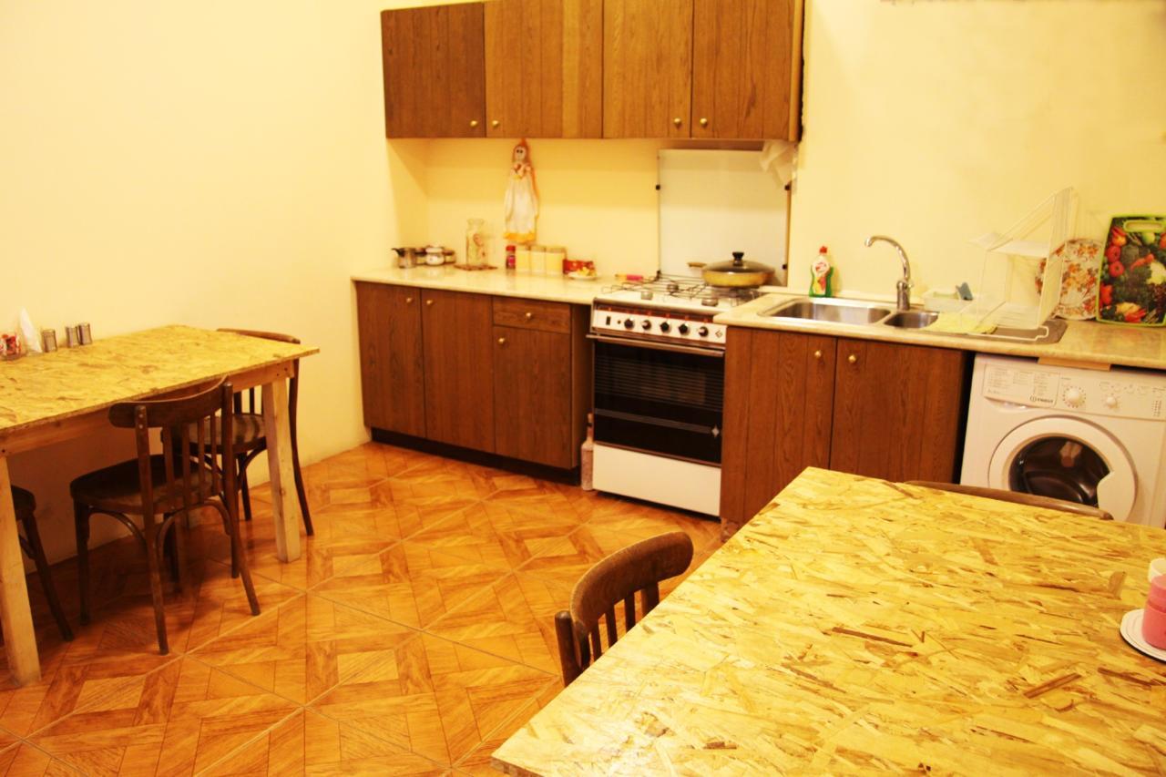 Shat Lav Hostel เยเรวาน ภายนอก รูปภาพ