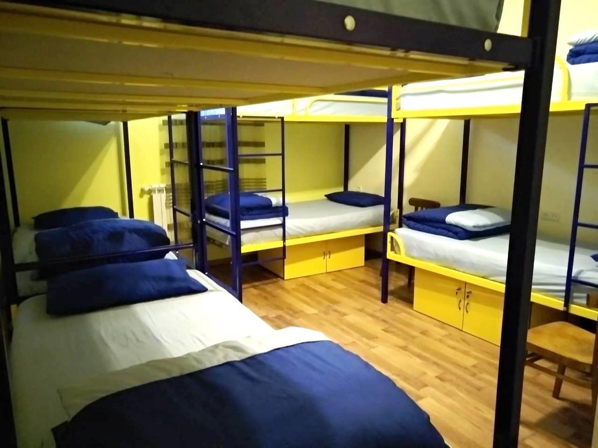 Shat Lav Hostel เยเรวาน ภายนอก รูปภาพ