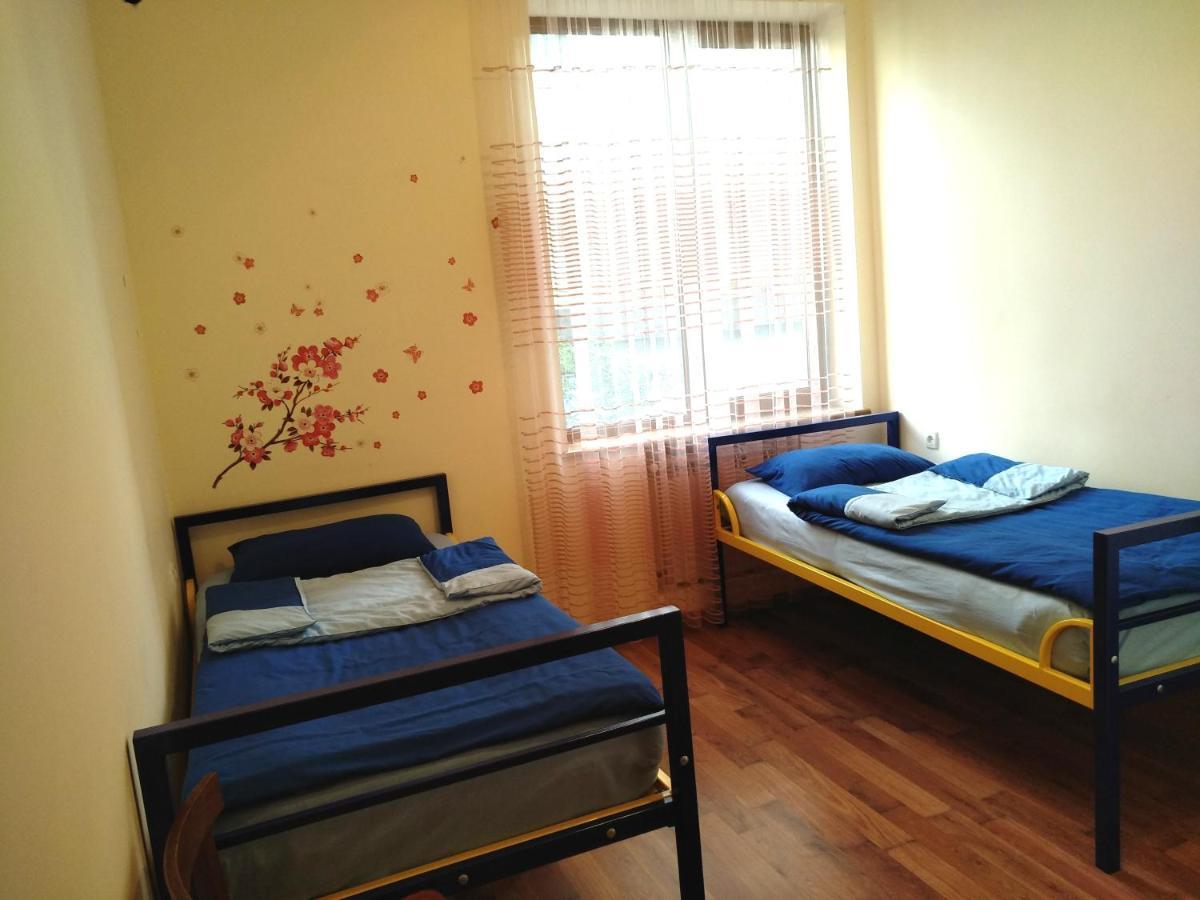 Shat Lav Hostel เยเรวาน ภายนอก รูปภาพ
